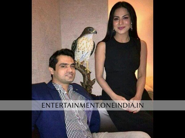 Veena Malik Was Dating Umar Farooq