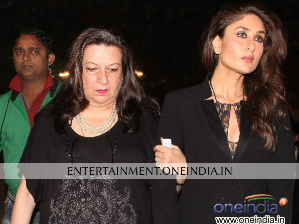 Kareena Kapoor With Mother Celebrating Christmas