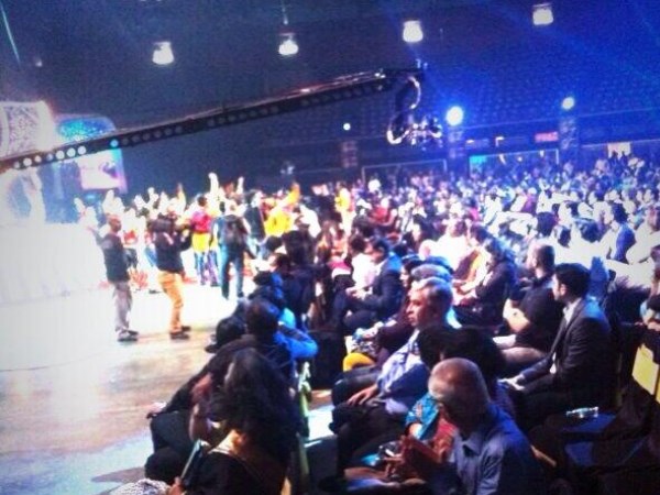 Monica Dogra ‏@Shaair