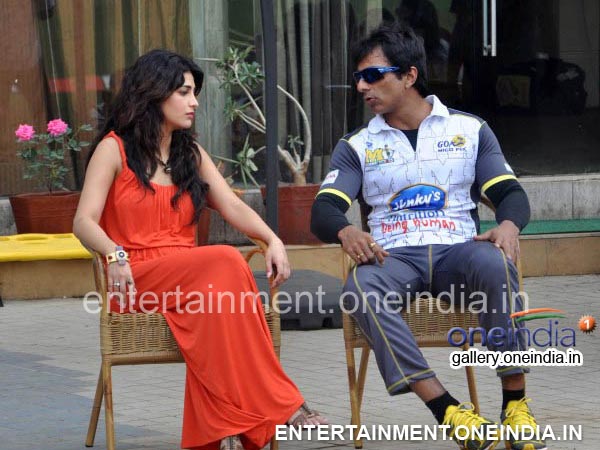 Shruti Hassan With Sonu Sood