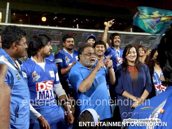 Celebrities Supporting Karnataka Bulldozers