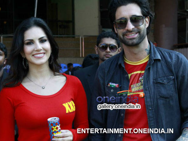 Sunny Leone With Husband Daniel Weber At CCL 4
