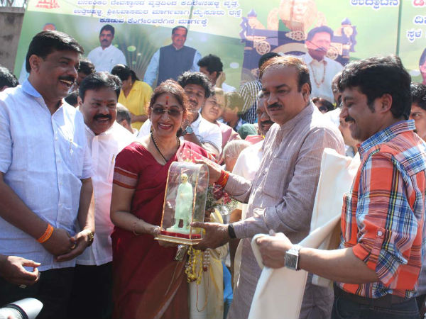 Bharathi Vishnuvardhan Felicitated
