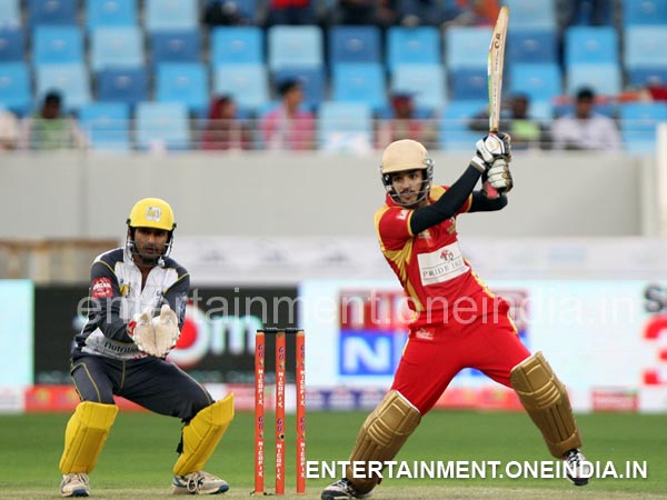 Akhil Batting At CCL 4