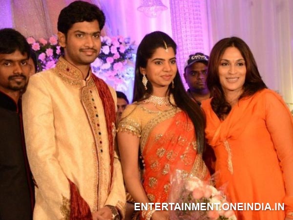 Aishwarya At  T Rajendar's Daughter Ilakkiya's Marriage Reception