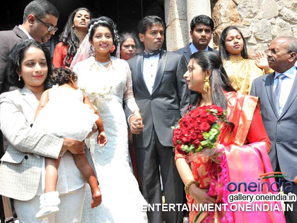 Police Protection For Meera Jasmine's Wedding 