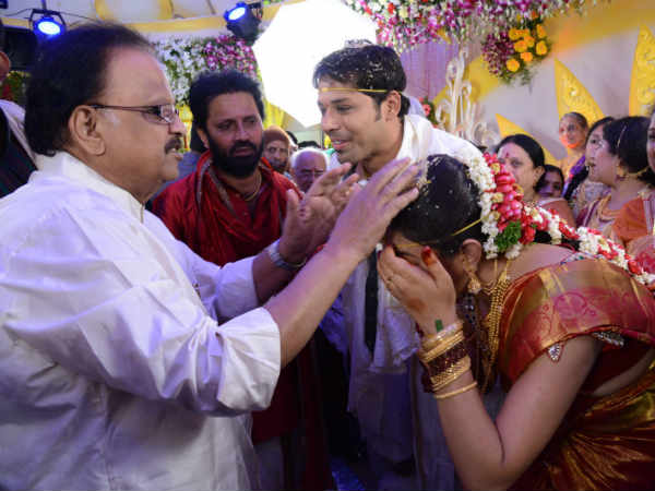 SP Balasubrahmanyam At Geetha Madhuri's Wedding