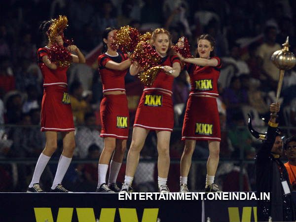 Cheer Girls At Telugu Warriors Match In CCL 4