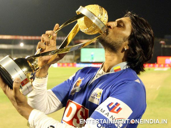 Sudeep Proud Captain Of Karnataka Bulldozers