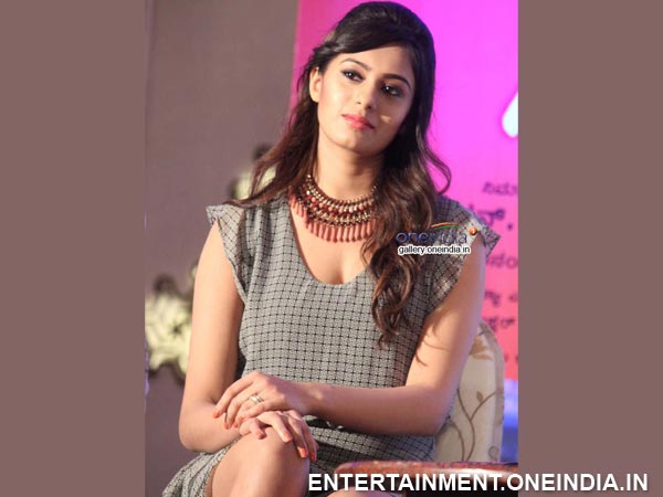 Deepa Sannidhi In Endendu Ninagagi