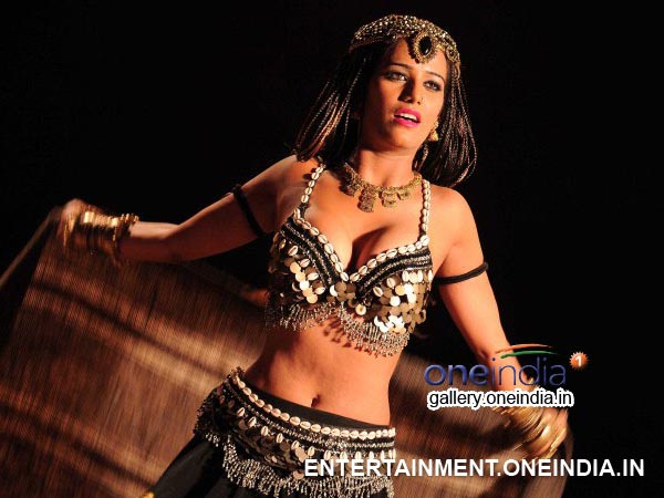 Poonam Pandey In Item Dance