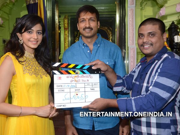 Gopichand-Rakul Pose For First Shot At New Movie Launch