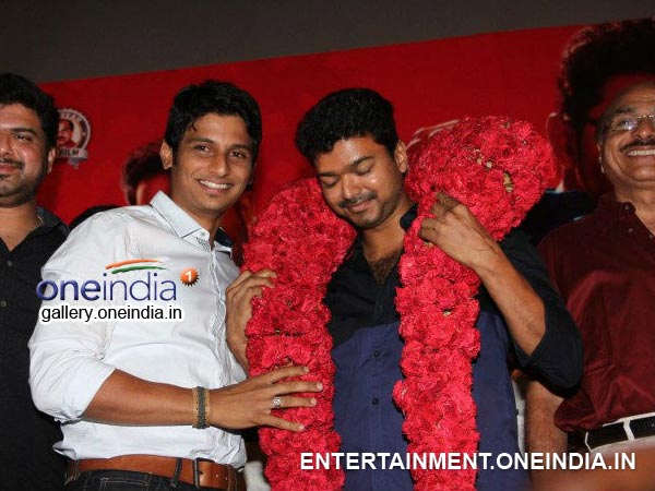 Picture: Jeeva Felicitates Vijay At Jilla 100 Days Celebration