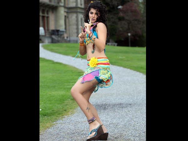 Taapsee Pannu In Mini Skirt In Veera