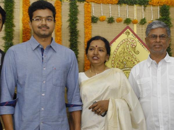 Vijay With His Family At Chinmayi-Rahul Ravindran Wedding Reception