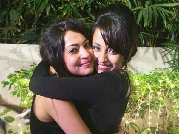 Trisha Hugs VJ Ramya