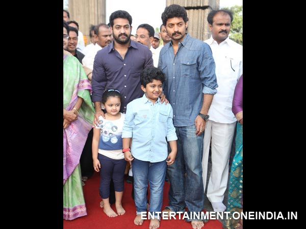 Kalyan Ram, Jr NTR At NT Rama Rao 91st Birth Anniversary 