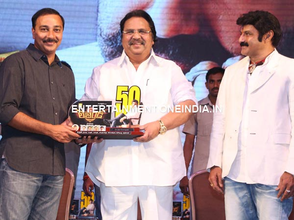 Ram Achanta Receives Legend Memento From Dasari