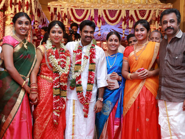 Amala Paul-Vijay Posing For Camera