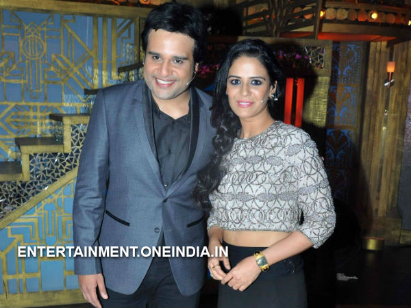 Hosts Mona And Krushna