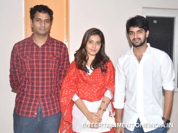 Srinivas Poses With Naga Shourya, Rashi Khanna