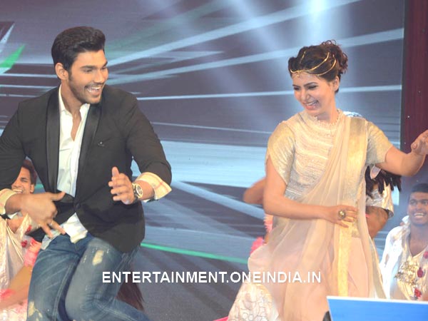 Samantha Shakes Her Legs With DSP