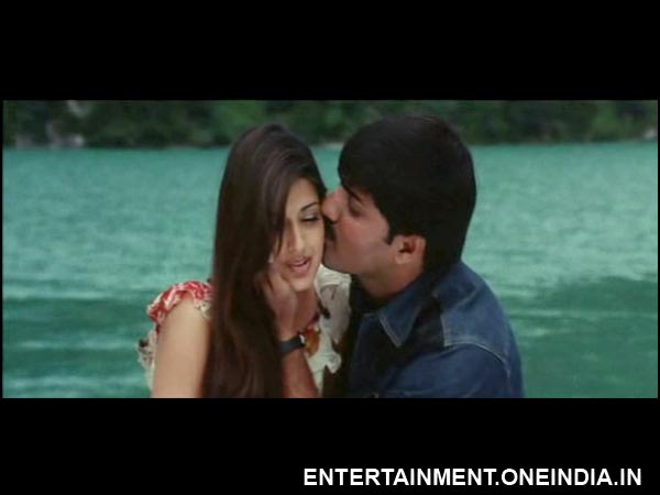 Nuvvu Nuvvu from Khadgam