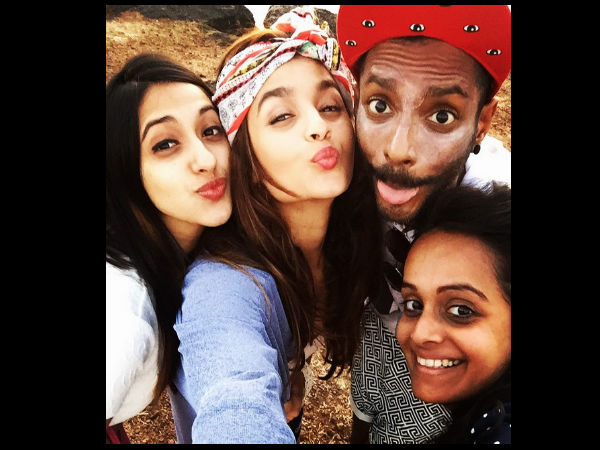 Alia's Selfie With Friends